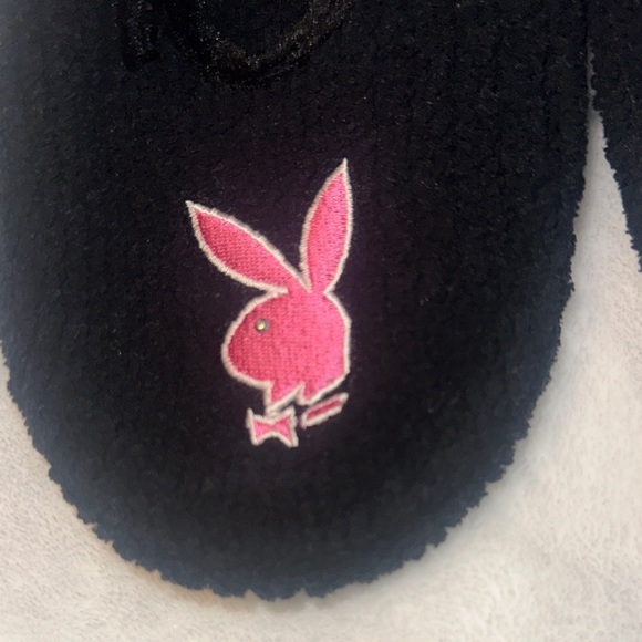 PLAYBOY Black Plush Slip-On Slippers with Pink Bunny Emblem - Picture 2 of 8